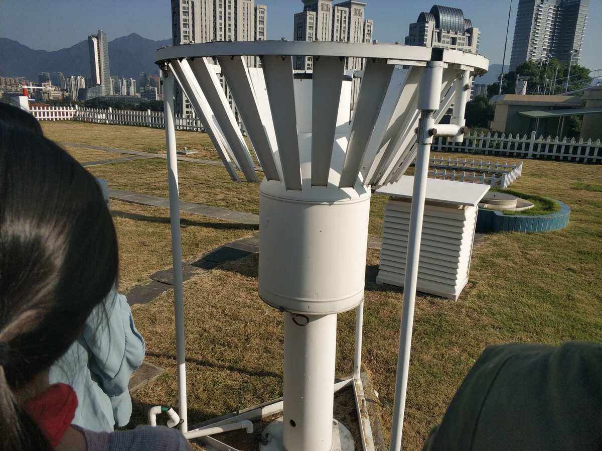 冰量传感器(雨量传感器的安装位置)